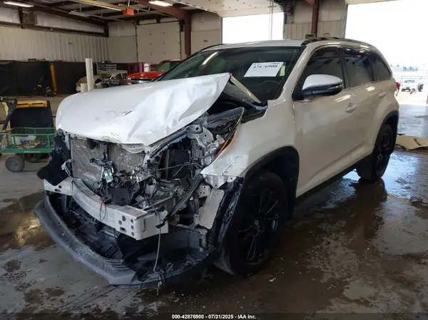 5TDJZRFH2KS608789 2019 TOYOTA HIGHLANDER - Image 2