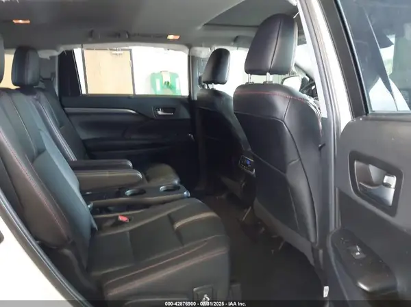 5TDJZRFH2KS608789 2019 TOYOTA HIGHLANDER - Image 8