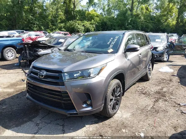 5TDJZRFH2KS609361 2019 TOYOTA HIGHLANDER - Image 2