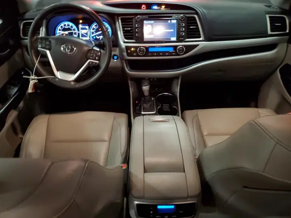 5TDJZRFH2KS609618 2019 TOYOTA HIGHLANDER - Image 8