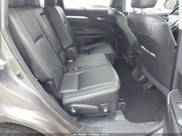 5TDJZRFH2KS618707 2019 TOYOTA HIGHLANDER - Image 8