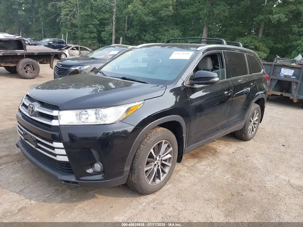 5TDJZRFH2KS619971 2019 TOYOTA HIGHLANDER - Image 2