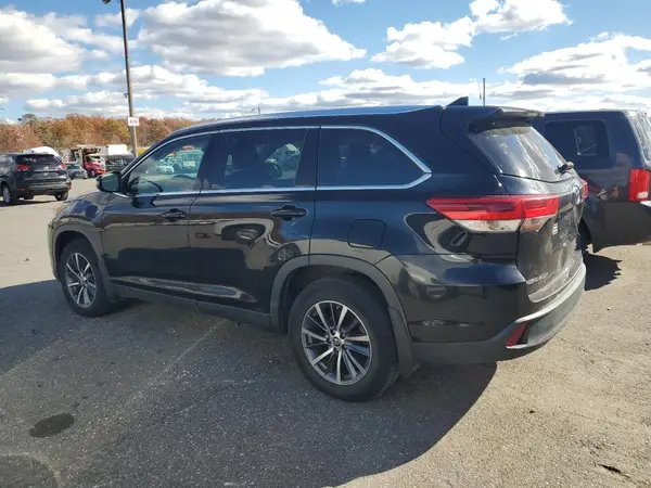 5TDJZRFH2KS621106 2019 TOYOTA HIGHLANDER - Image 2