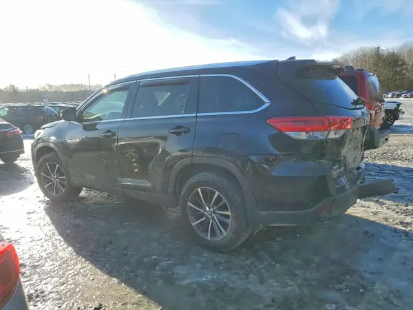 5TDJZRFH2KS623549 2019 TOYOTA HIGHLANDER - Image 2