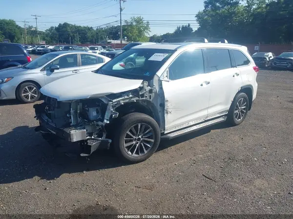 5TDJZRFH2KS625267 2019 TOYOTA HIGHLANDER - Image 2