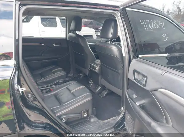 5TDJZRFH2KS625530 2019 TOYOTA HIGHLANDER - Image 8