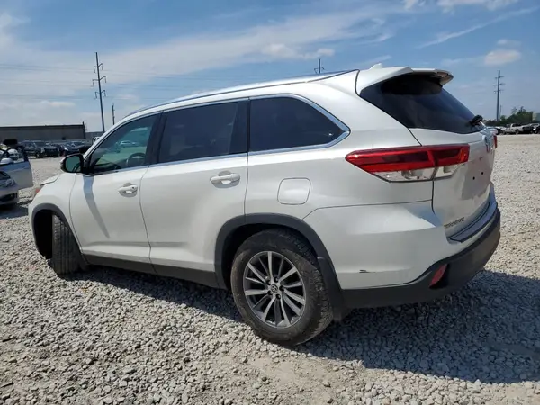 5TDJZRFH2KS626015 2019 TOYOTA HIGHLANDER - Image 2