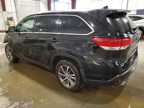 5TDJZRFH2KS627889 2019 TOYOTA HIGHLANDER - Image 2