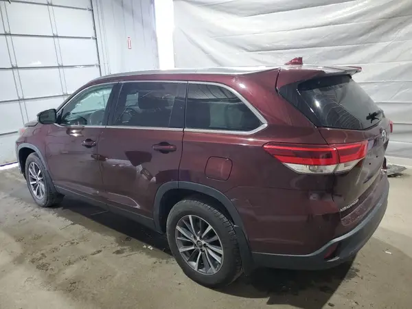 5TDJZRFH2KS702641 2019 TOYOTA HIGHLANDER - Image 2