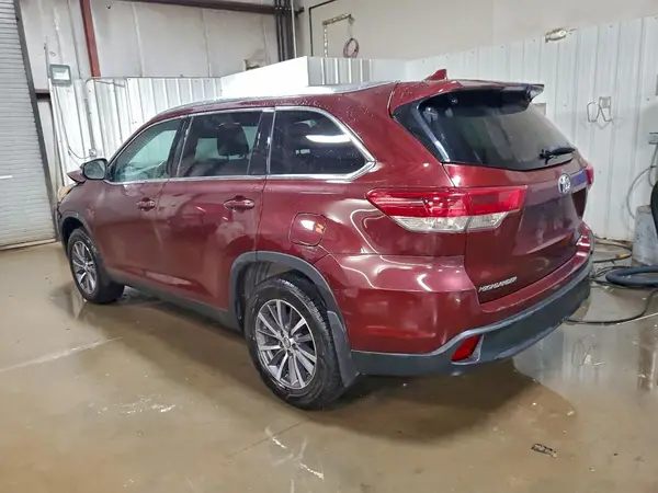 5TDJZRFH2KS703269 2019 TOYOTA HIGHLANDER - Image 2