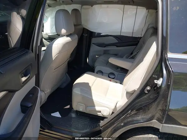 5TDJZRFH2KS706706 2019 TOYOTA HIGHLANDER - Image 8
