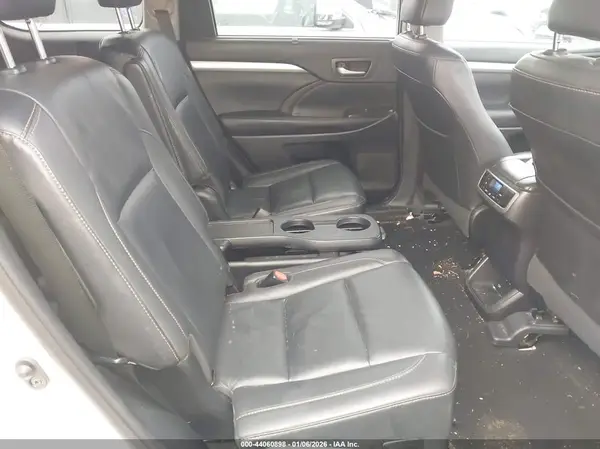 5TDJZRFH2KS726986 2019 TOYOTA HIGHLANDER - Image 8