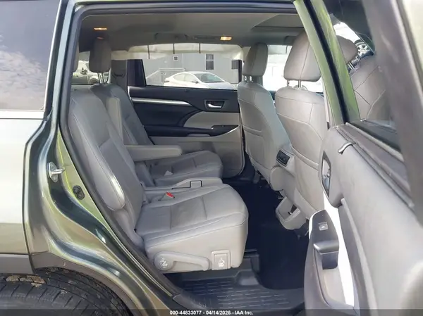 5TDJZRFH2KS744758 2019 TOYOTA HIGHLANDER - Image 8