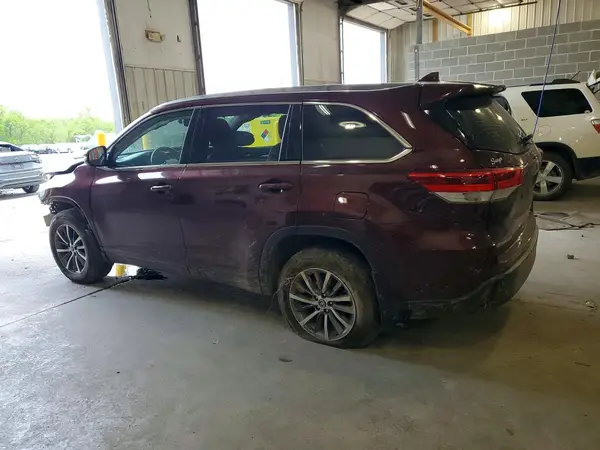 5TDJZRFH2KS935337 2019 TOYOTA HIGHLANDER - Image 2