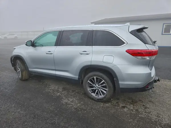5TDJZRFH2KS936794 2019 TOYOTA HIGHLANDER - Image 2