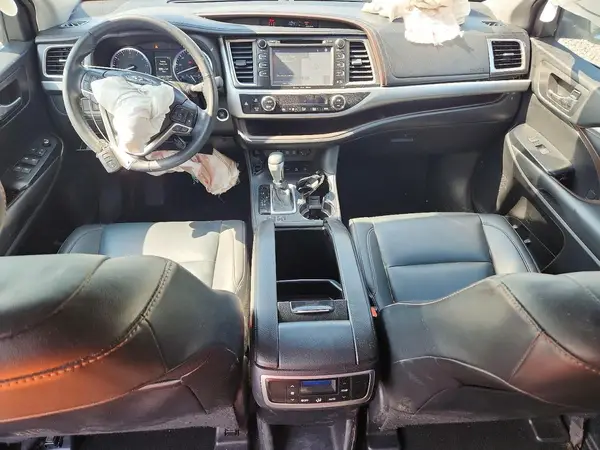 5TDJZRFH2KS939078 2019 TOYOTA HIGHLANDER - Image 8