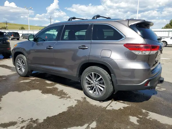 5TDJZRFH2KS951781 2019 TOYOTA HIGHLANDER - Image 2
