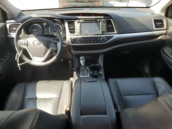 5TDJZRFH2KS951781 2019 TOYOTA HIGHLANDER - Image 8
