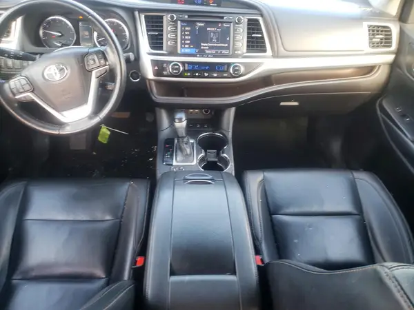 5TDJZRFH2KS956978 2019 TOYOTA HIGHLANDER - Image 8