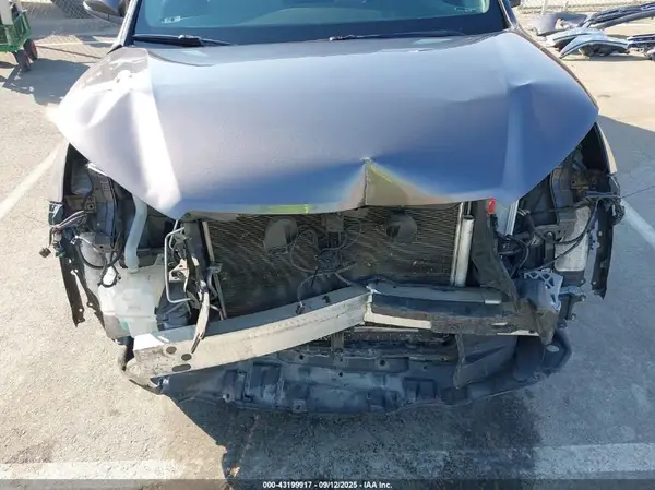 2019 TOYOTA HIGHLANDER auction photo 6