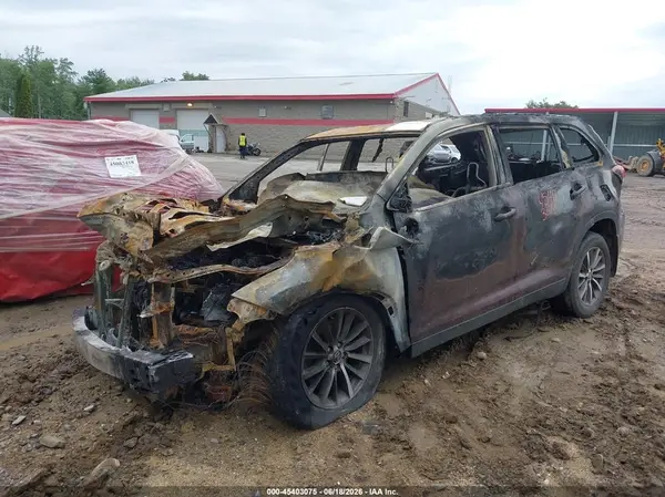 5TDJZRFH2KS969147 2019 TOYOTA HIGHLANDER - Image 2
