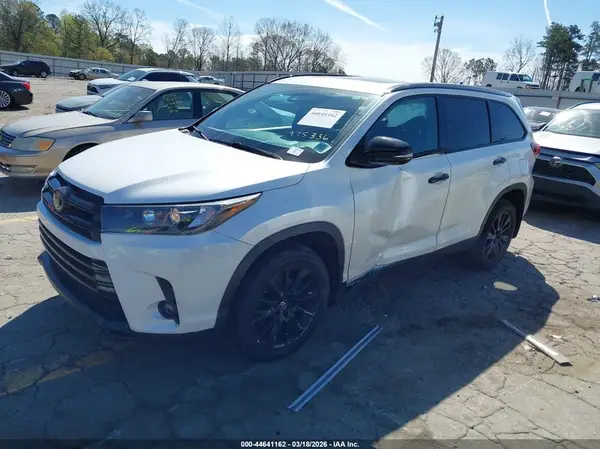 5TDJZRFH2KS975336 2019 TOYOTA HIGHLANDER - Image 2