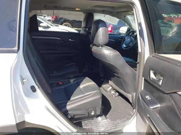 5TDJZRFH2KS975336 2019 TOYOTA HIGHLANDER - Image 8