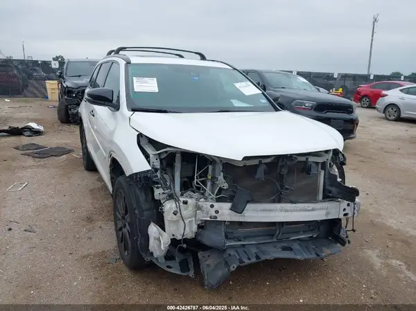 5TDJZRFH2KS982092 2019 TOYOTA HIGHLANDER - Image 1