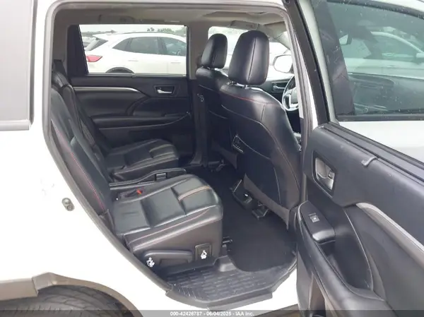 5TDJZRFH2KS982092 2019 TOYOTA HIGHLANDER - Image 8