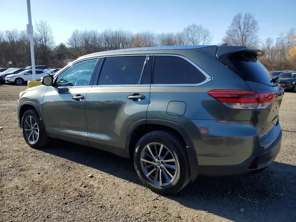 5TDJZRFH2KS984523 2019 TOYOTA HIGHLANDER - Image 2
