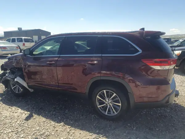 5TDJZRFH2KS988314 2019 TOYOTA HIGHLANDER - Image 2