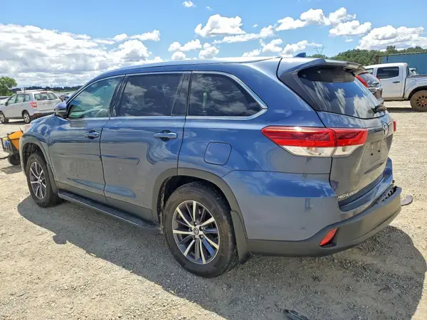 5TDJZRFH2KS999264 2019 TOYOTA HIGHLANDER - Image 2