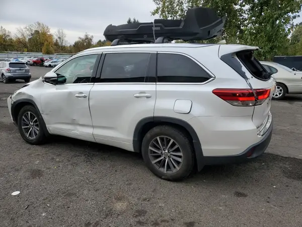 5TDJZRFH3HS363753 2017 TOYOTA HIGHLANDER - Image 2