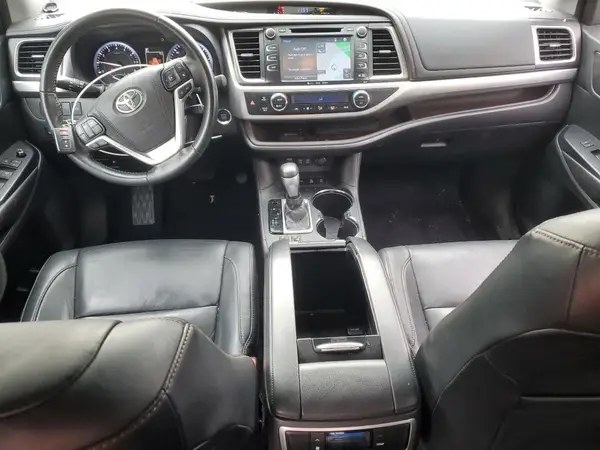 5TDJZRFH3HS363753 2017 TOYOTA HIGHLANDER - Image 8