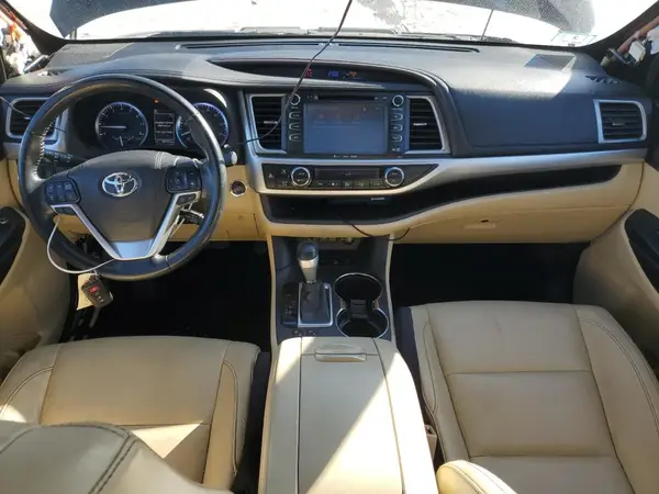 5TDJZRFH3HS368810 2017 TOYOTA HIGHLANDER - Image 8