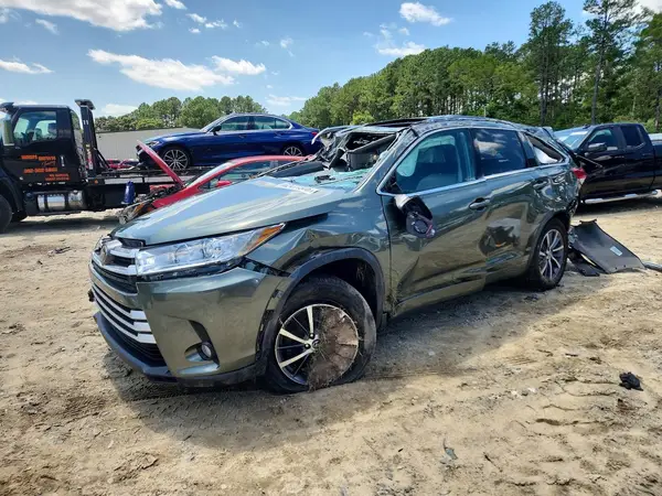 5TDJZRFH3HS371741 2017 TOYOTA HIGHLANDER - Image 1