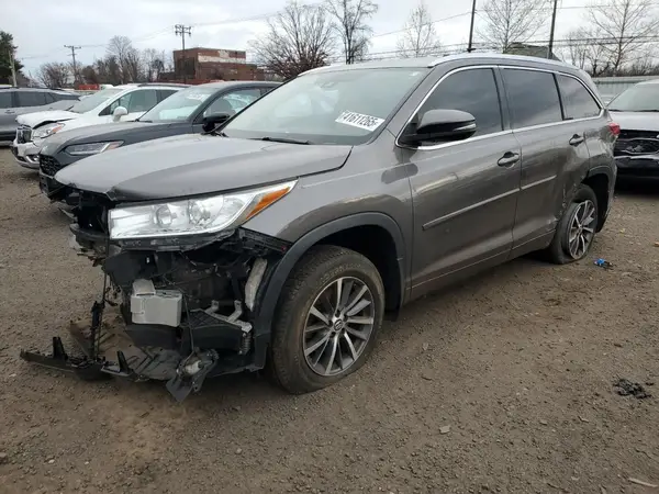 5TDJZRFH3HS372145 2017 TOYOTA HIGHLANDER - Image 1
