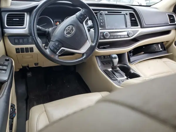 5TDJZRFH3HS372145 2017 TOYOTA HIGHLANDER - Image 8