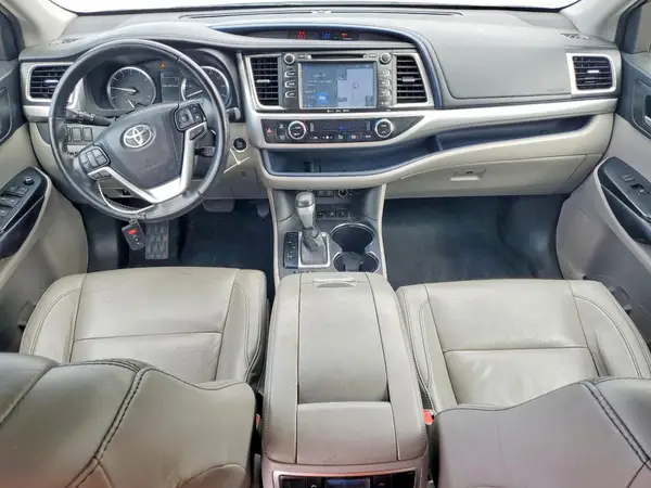5TDJZRFH3HS373425 2017 TOYOTA HIGHLANDER - Image 8