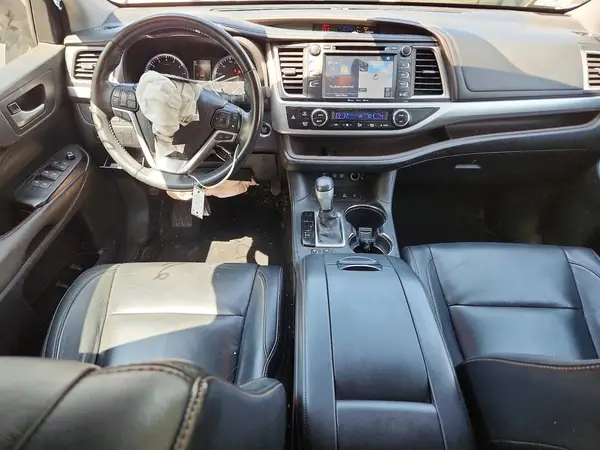 5TDJZRFH3HS381945 2017 TOYOTA HIGHLANDER - Image 8