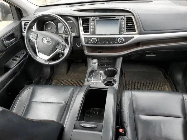 5TDJZRFH3HS382917 2017 TOYOTA HIGHLANDER - Image 8