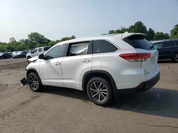5TDJZRFH3HS383940 2017 TOYOTA HIGHLANDER - Image 2