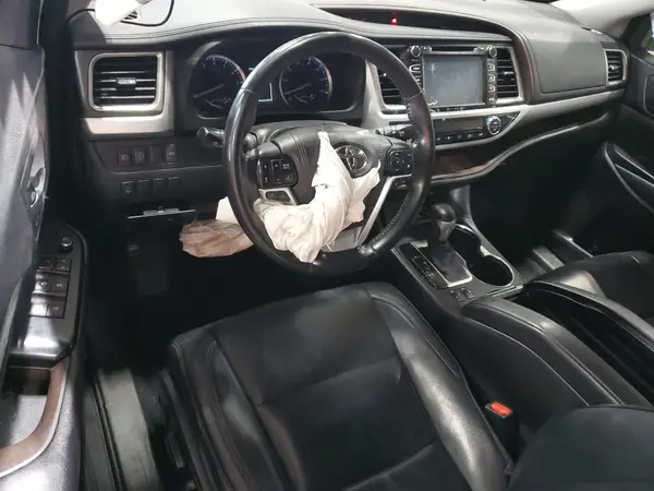 5TDJZRFH3HS383940 2017 TOYOTA HIGHLANDER - Image 8