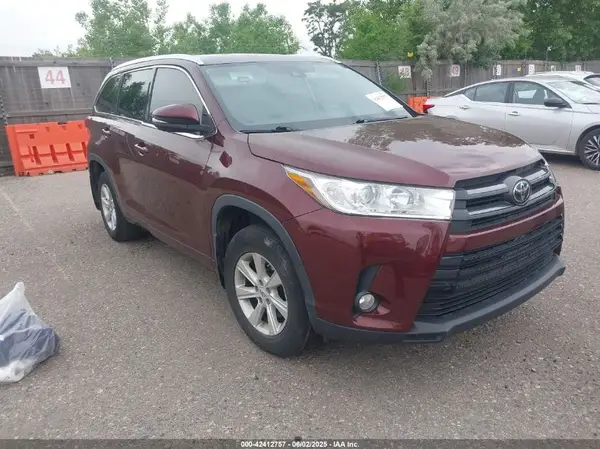 5TDJZRFH3HS384750 2017 TOYOTA HIGHLANDER - Image 1