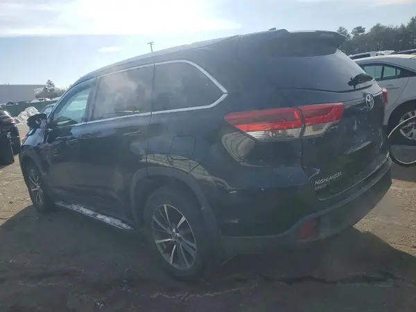 5TDJZRFH3HS390516 2017 TOYOTA HIGHLANDER - Image 2