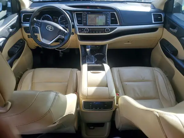 5TDJZRFH3HS390516 2017 TOYOTA HIGHLANDER - Image 8