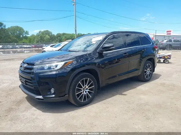 5TDJZRFH3HS407394 2017 TOYOTA HIGHLANDER - Image 2