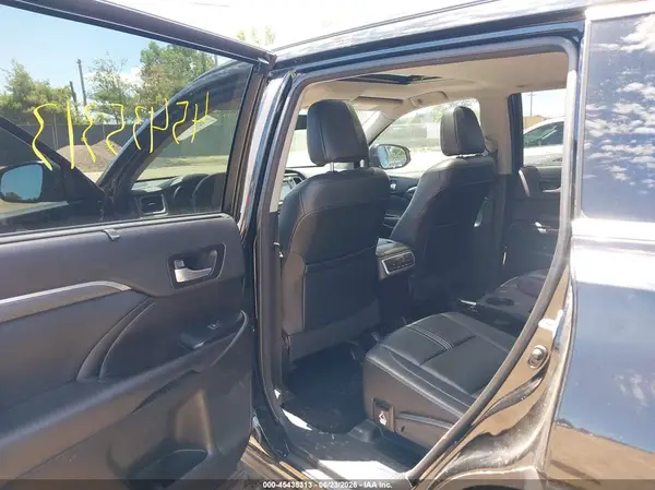 5TDJZRFH3HS407394 2017 TOYOTA HIGHLANDER - Image 8