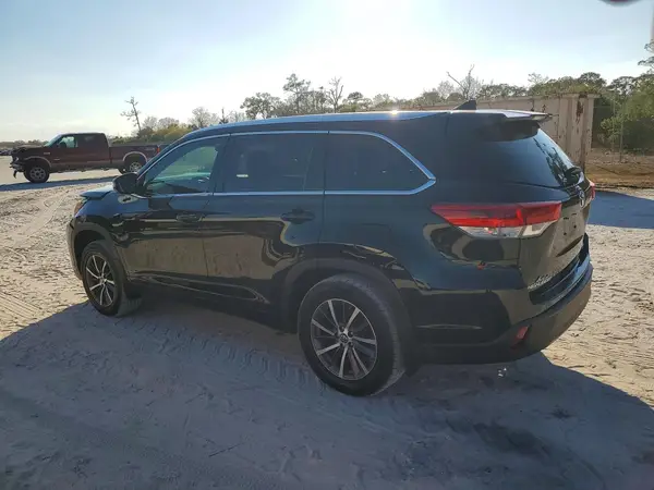 5TDJZRFH3HS408058 2017 TOYOTA HIGHLANDER - Image 2