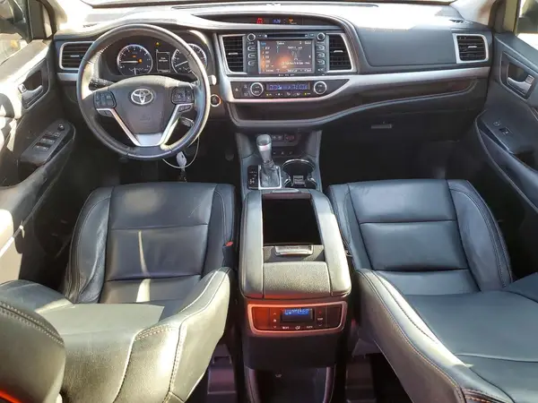5TDJZRFH3HS408058 2017 TOYOTA HIGHLANDER - Image 8